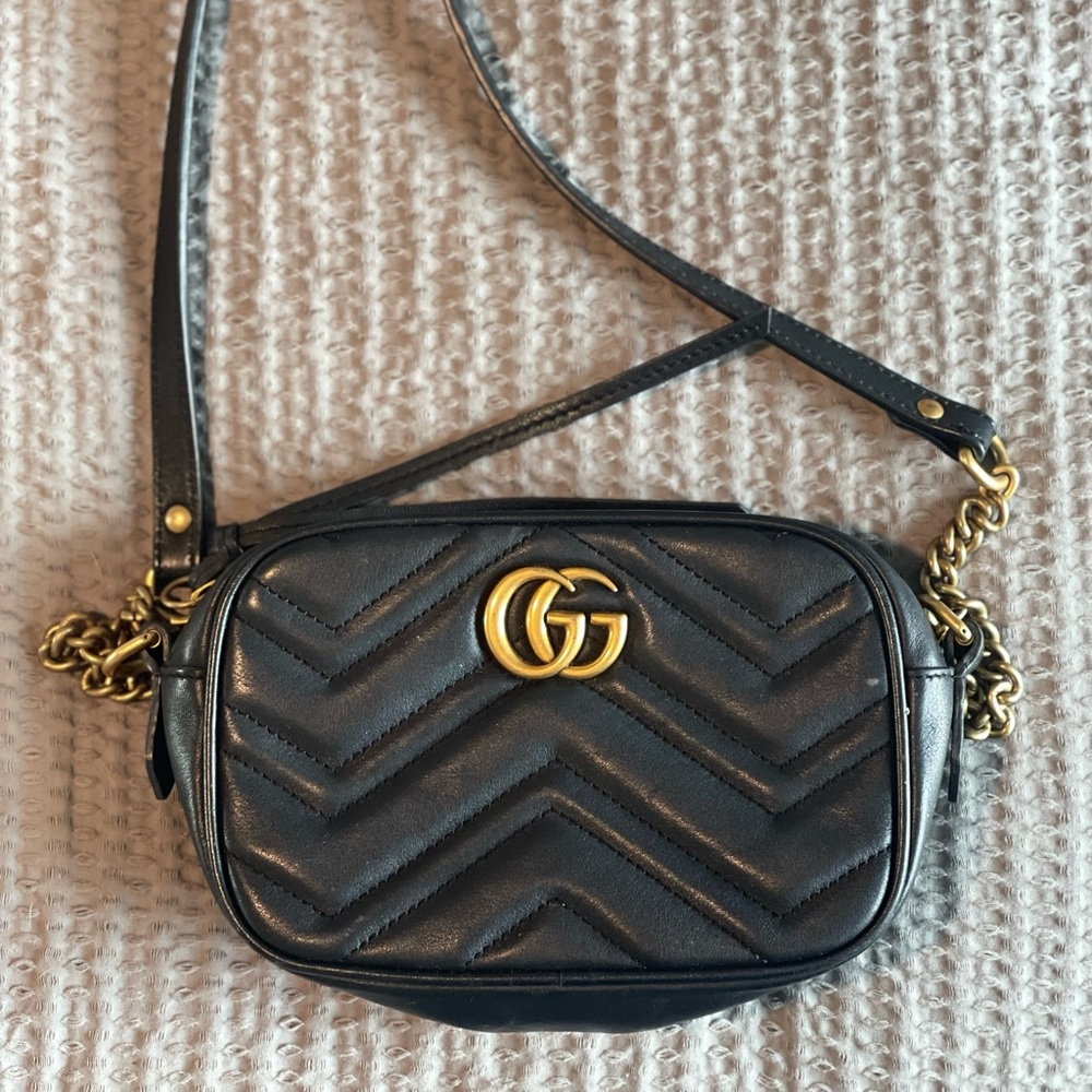 Preloved Gucci Black Crossbody Bag with Gold Accents